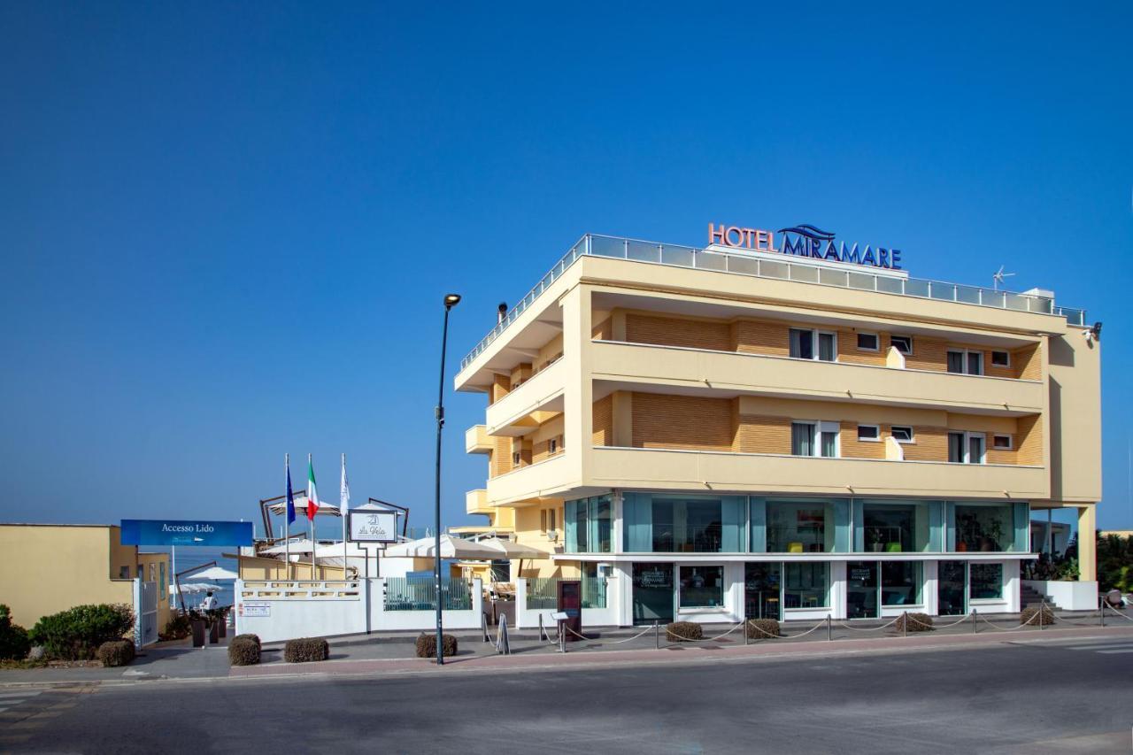 לטינה Hotel Miramare מראה חיצוני תמונה