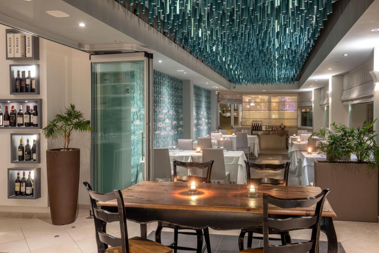 לטינה Hotel Miramare מראה חיצוני תמונה