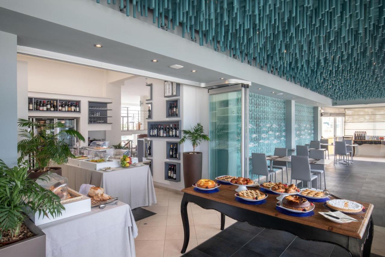 לטינה Hotel Miramare מראה חיצוני תמונה